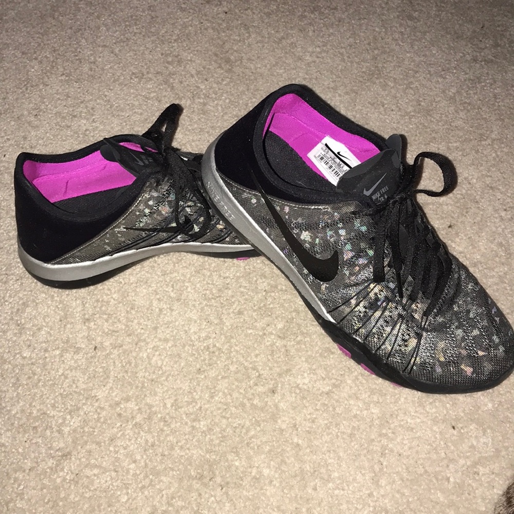NIKE SNEAKERS